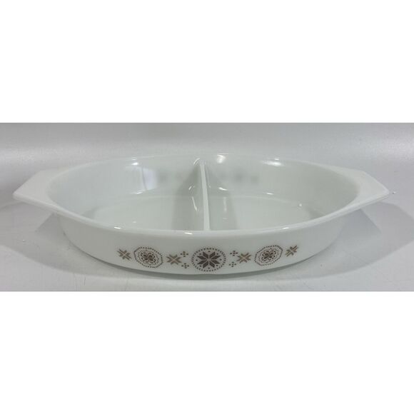 Vintage Pyrex Town and Country 1.5-quart oval divided casserole dish Brown - Picture 1 of 7